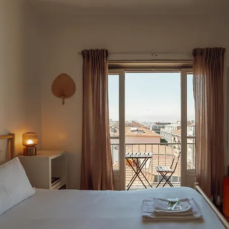 Santa Catarina Flat 2bd With Balcony By Vacationy *