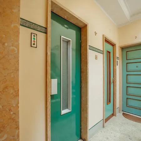 Santa Catarina Flat 2bd With Balcony By Vacationy * Порту