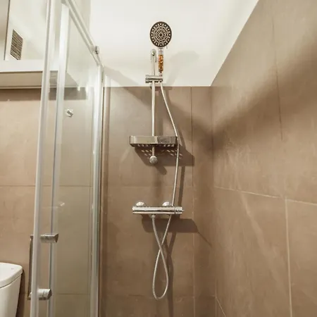 Apartment Santa Catarina Flat 2bd With Balcony By Vacationy *