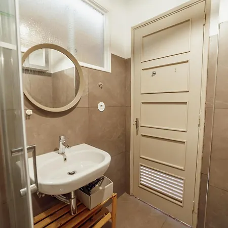 Apartment Santa Catarina Flat 2bd With Balcony By Vacationy *