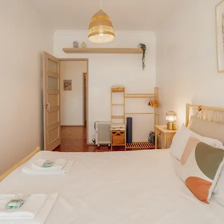 Santa Catarina Flat 2bd With Balcony By Vacationy *