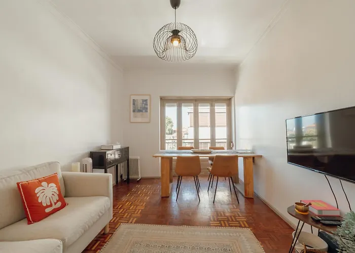 Santa Catarina Flat 2bd With Balcony By Vacationy Porto