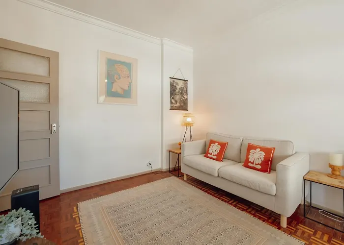 Santa Catarina Flat 2bd With Balcony By Vacationy