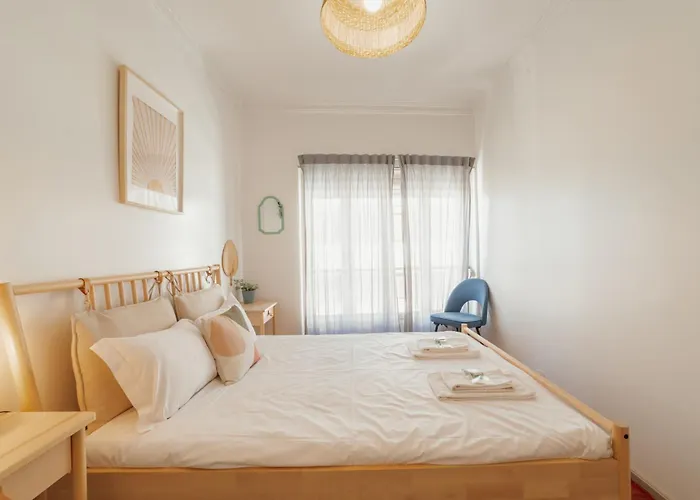 Santa Catarina Flat 2bd With Balcony By Vacationy Porto